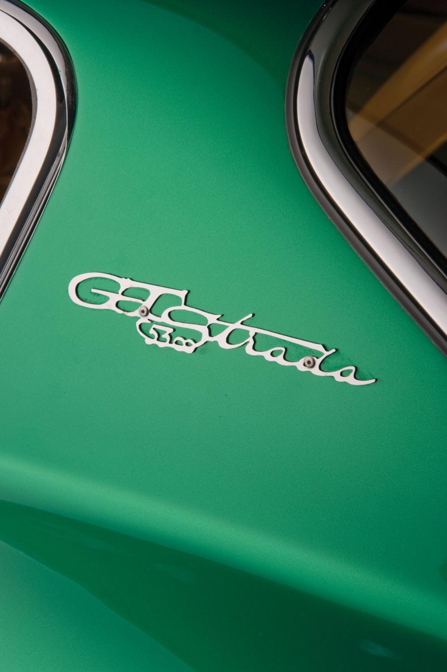 Логотип Bizzarrini 5300 GT Strada 1968 года  (фото 52 из 54)